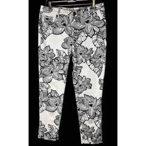 Chicos Women So Slimming Girlfriend Ankle Jeans 1 Size 8 Black White Floral Jean